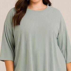 H & M TOP XXL PTP 30in  L 26in